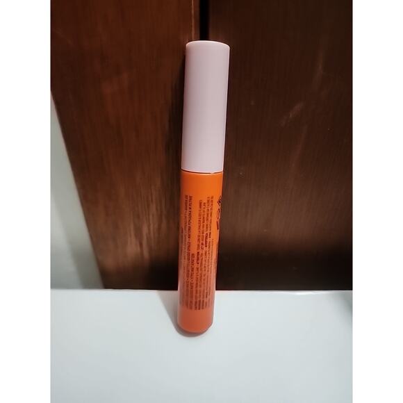 NYX XXL Matte Liquid Lipstick - Gettin Caliente (Bright Red Orange) - Picture 2 of 3